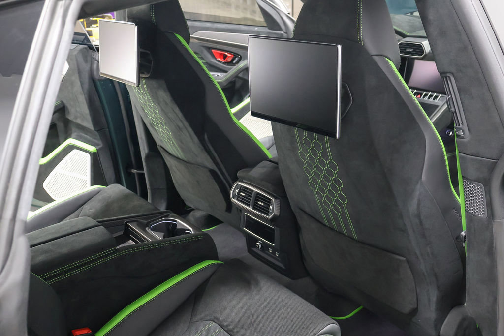 Used 2024 Lamborghini Urus Performante AWD/4WD image 48