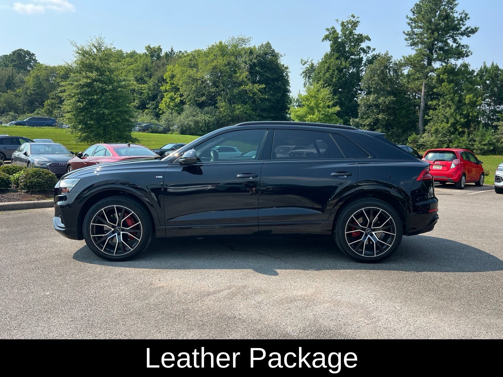 Used 2019 Audi Q8 Prestige w/ Luxury Package AWD/4WD image 9