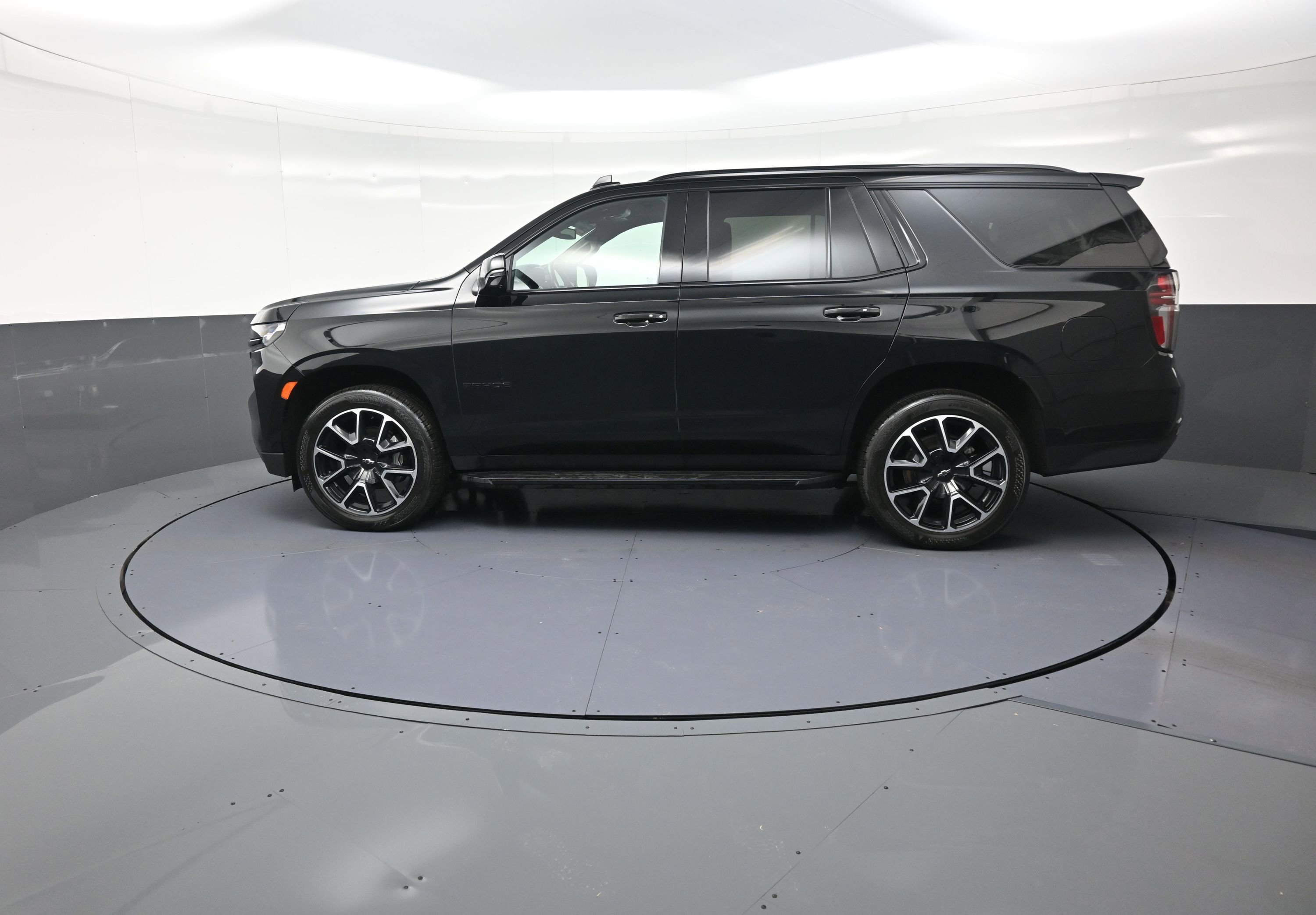 Used 2024 Chevrolet Tahoe RST w/ Luxury Package image 6