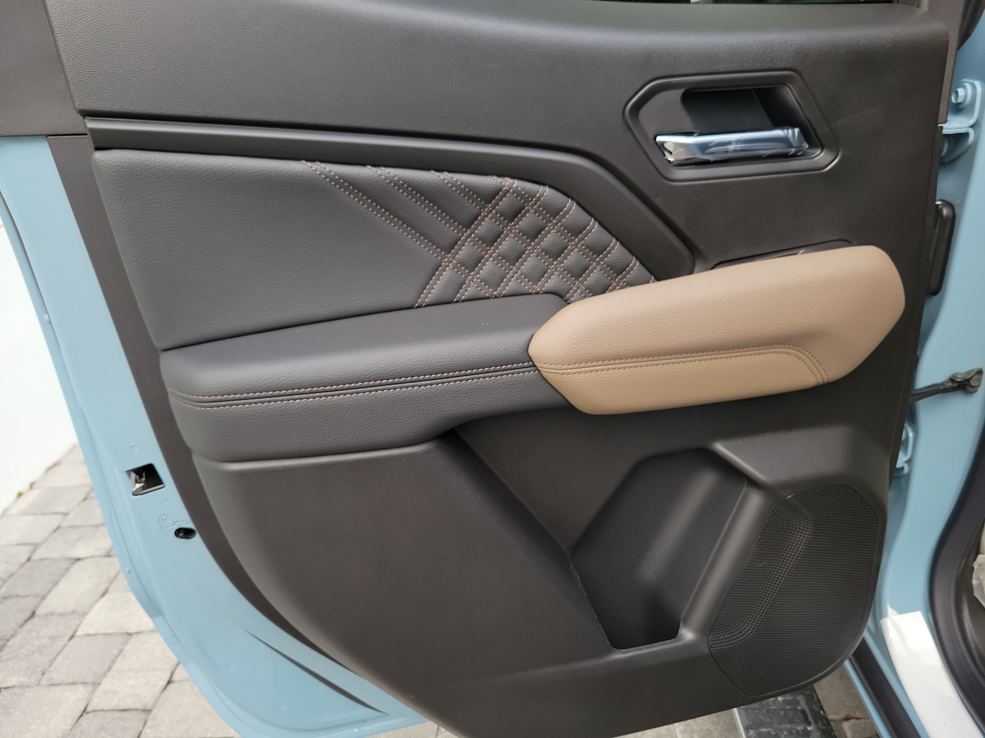 New 2026 GMC Canyon Denali w/ LPO, Black Badging Package image 11