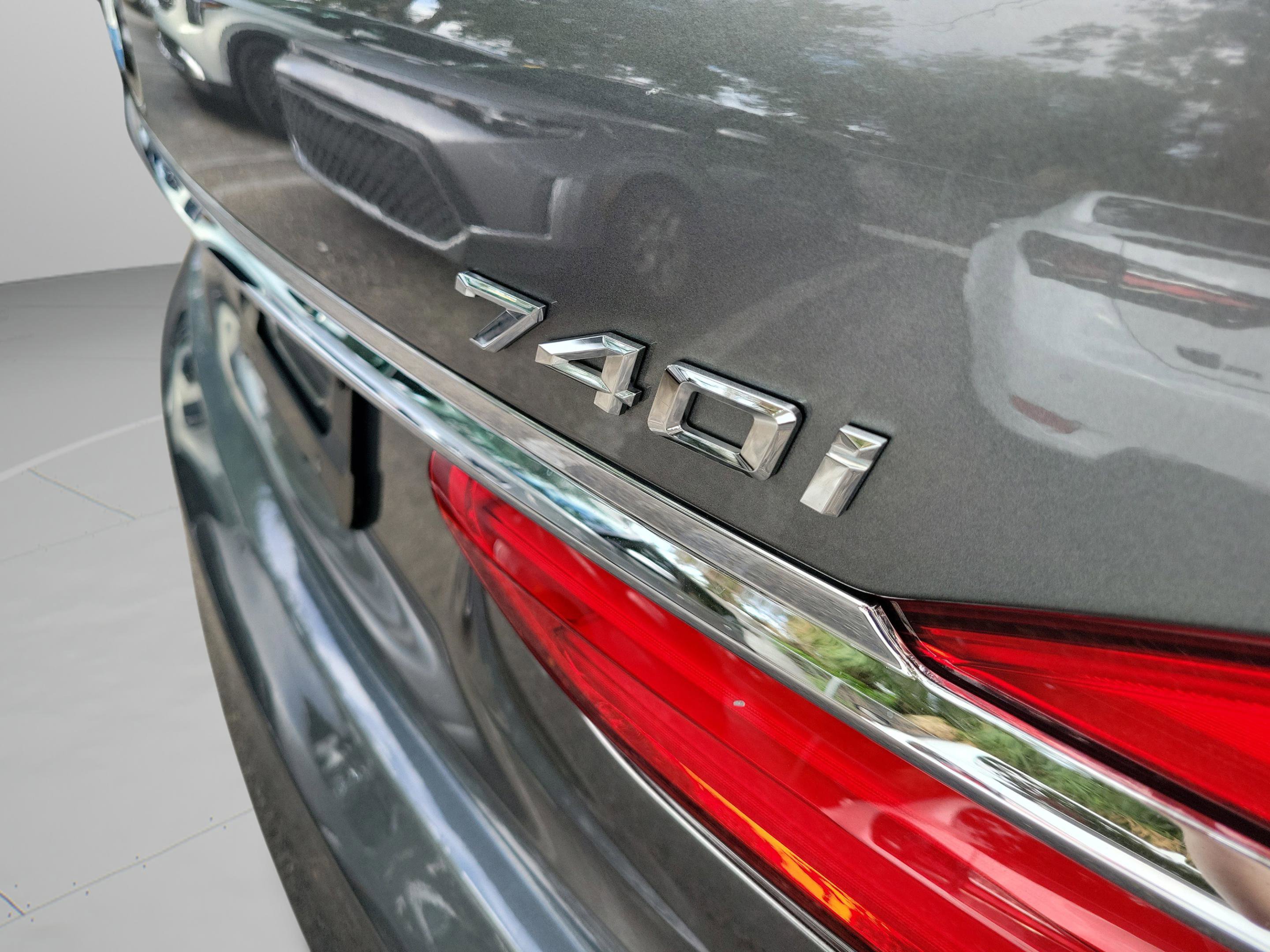 Used 2016 BMW 740i RWD image 30