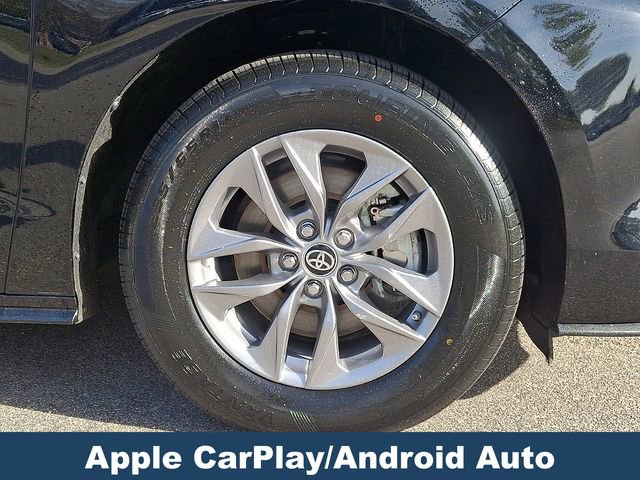 Used 2025 Toyota Sienna LE image 10