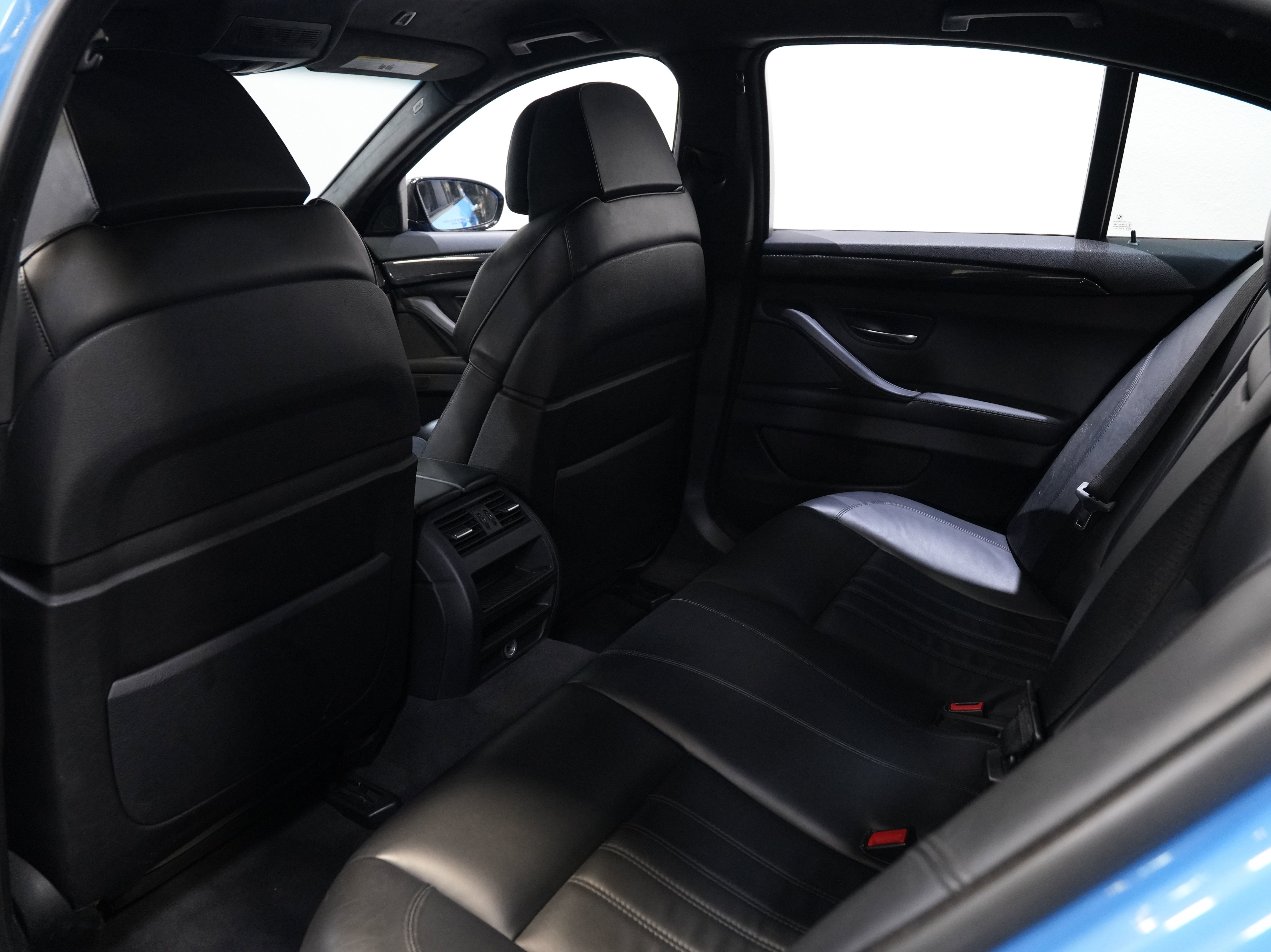 Used 2013 BMW M5 image 38