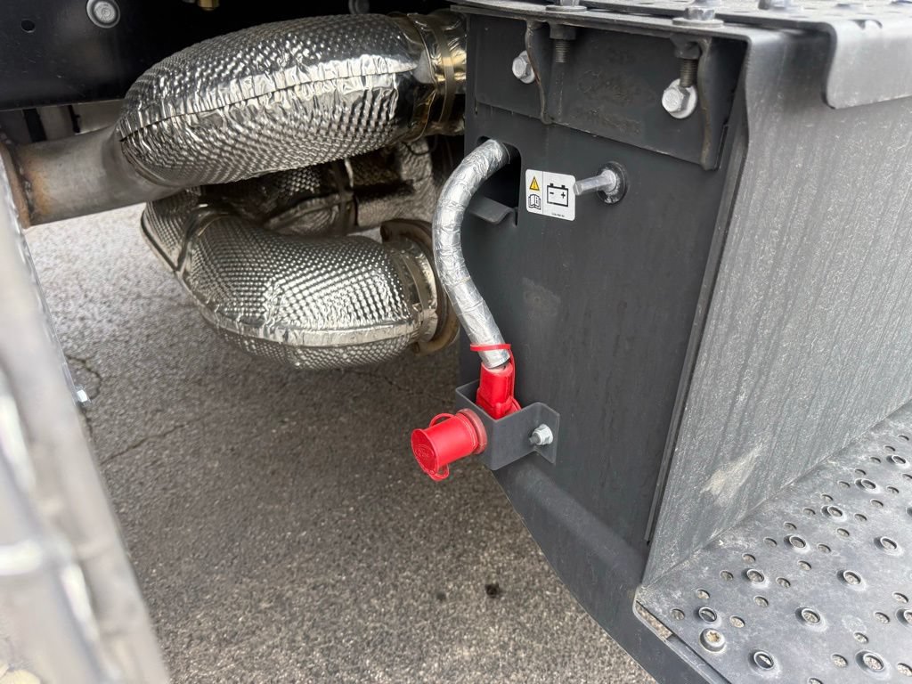 New 2025 Ford F750 2WD Regular Cab Super Duty image 48
