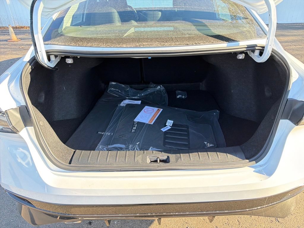 Used 2026 Nissan Sentra SR w/ SR All Weather Package FWD image 29