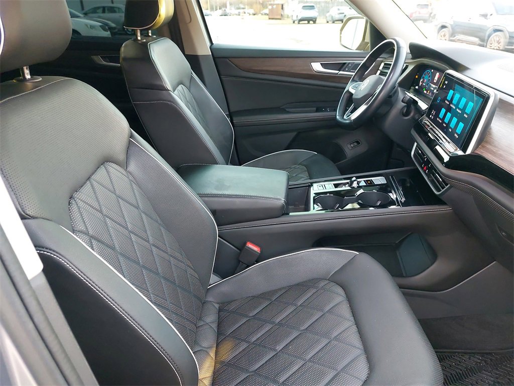 Certified 2024 Volkswagen Atlas SEL Premium R-Line image 10