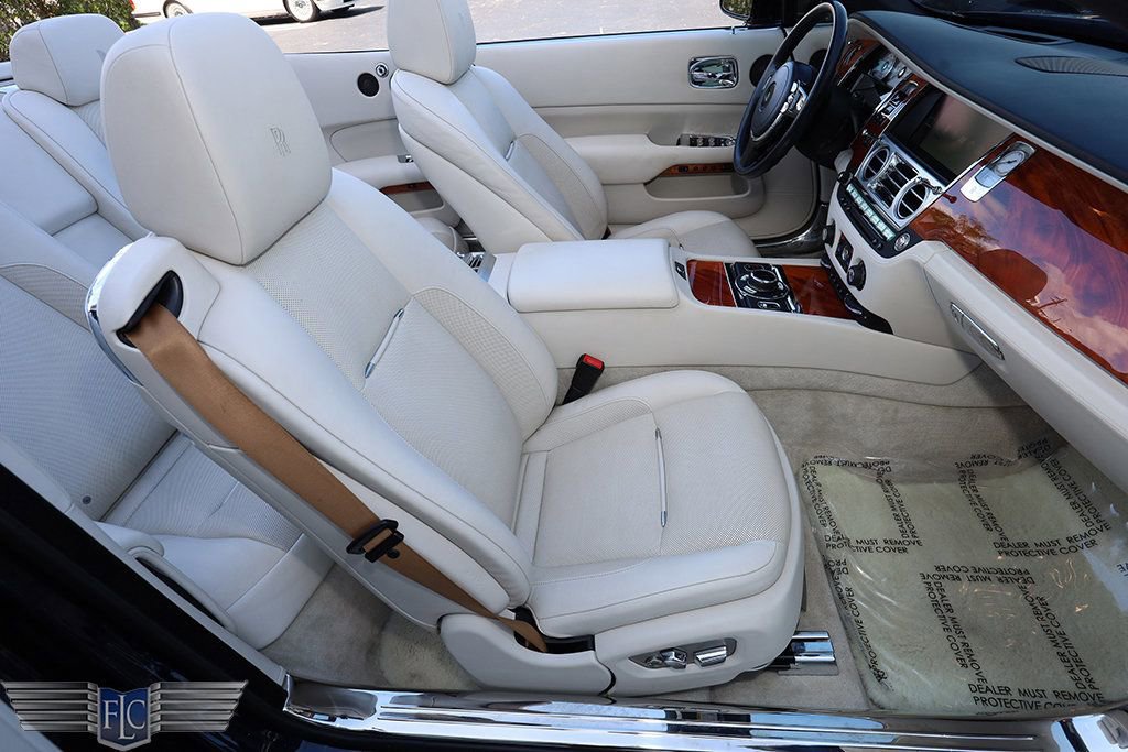 Used 2016 Rolls-Royce Dawn image 15