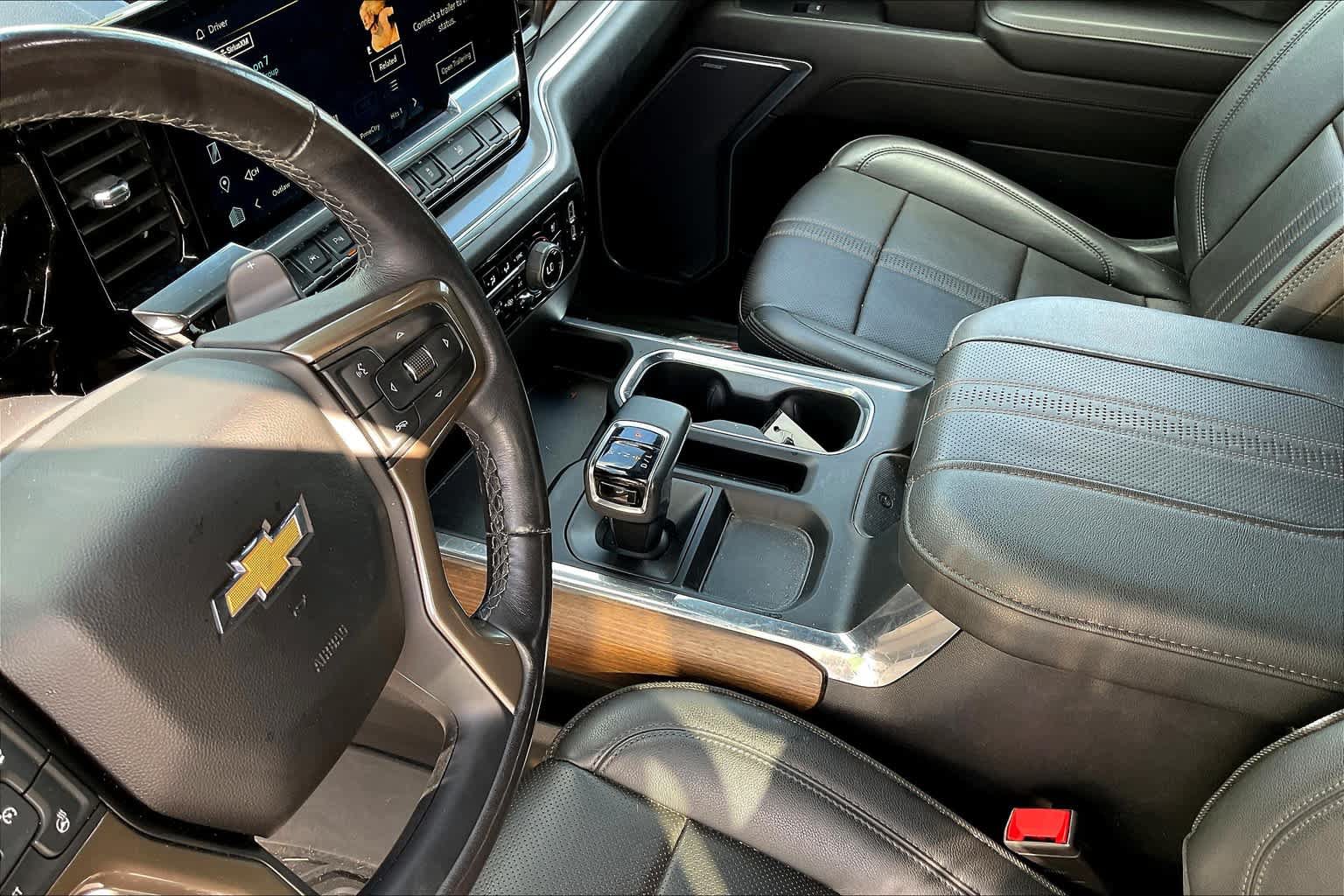 Used 2023 Chevrolet Silverado 1500 High Country w/ High Country Premium Package AWD/4WD image 32