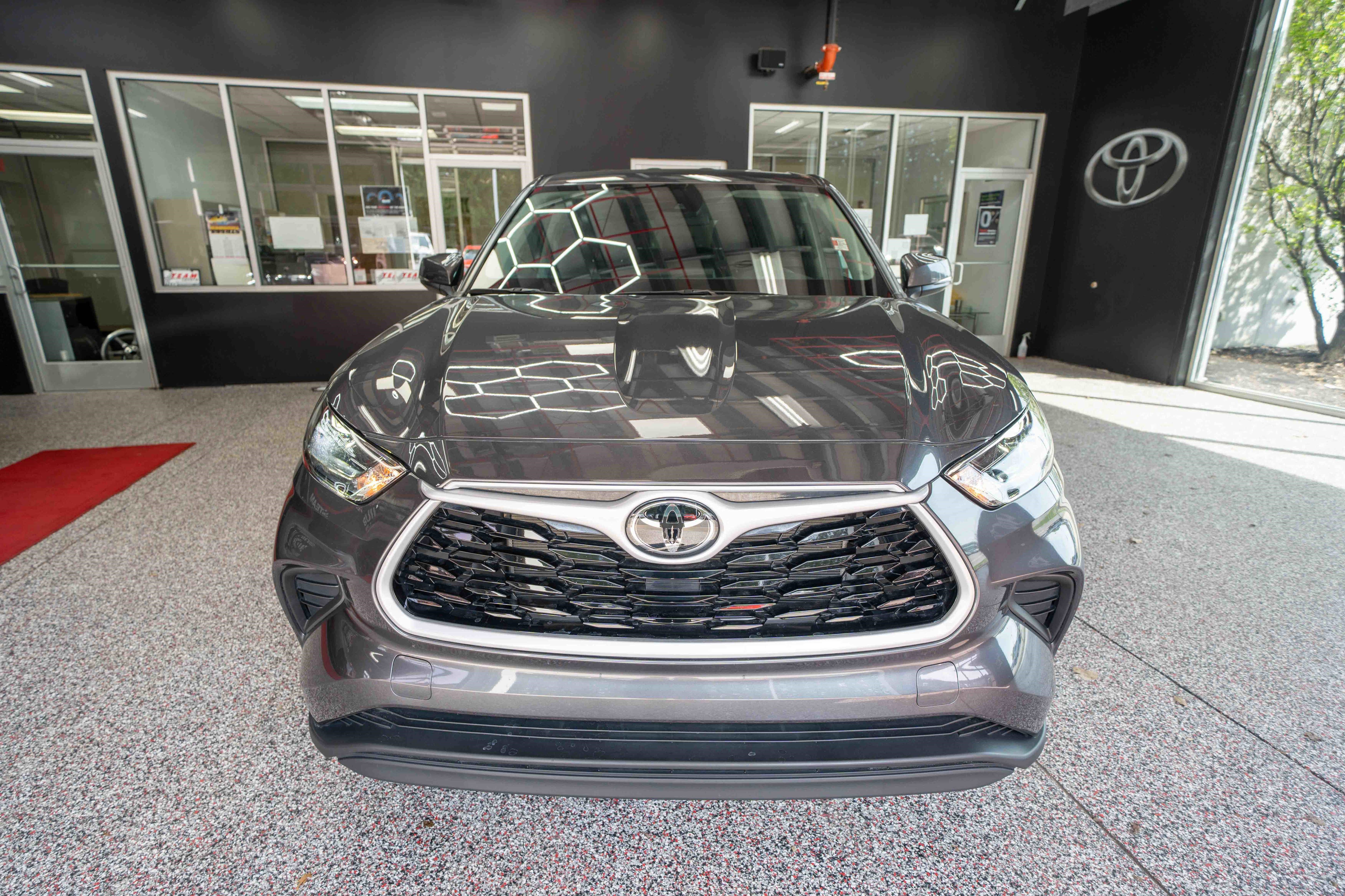 Used 2023 Toyota Highlander L image 6