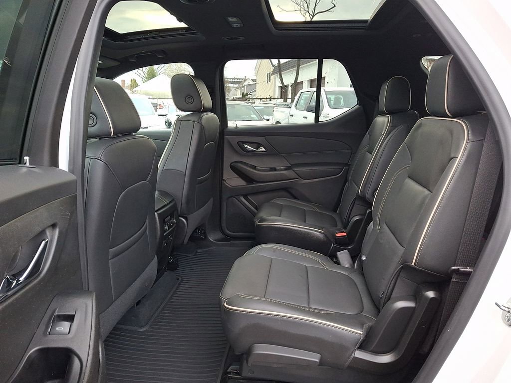 Used 2024 Chevrolet Traverse Premier w/ Redline Edition image 10