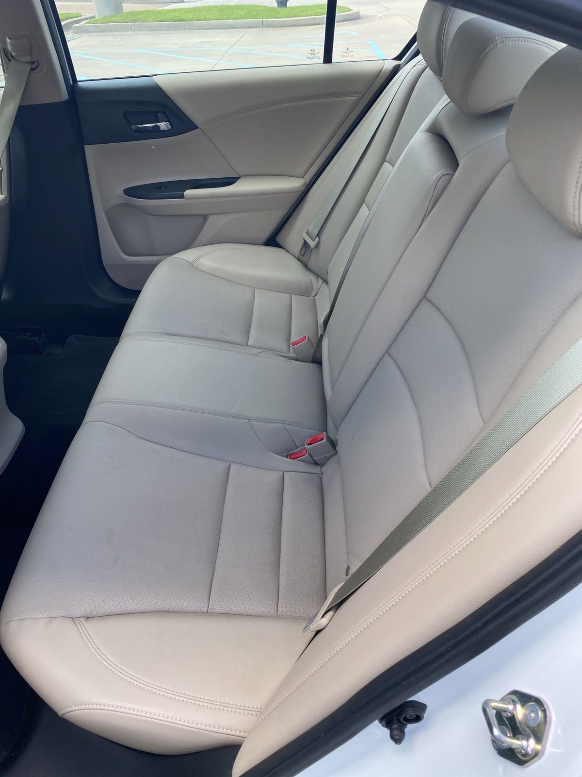 Used 2017 Honda Accord EX-L image 10