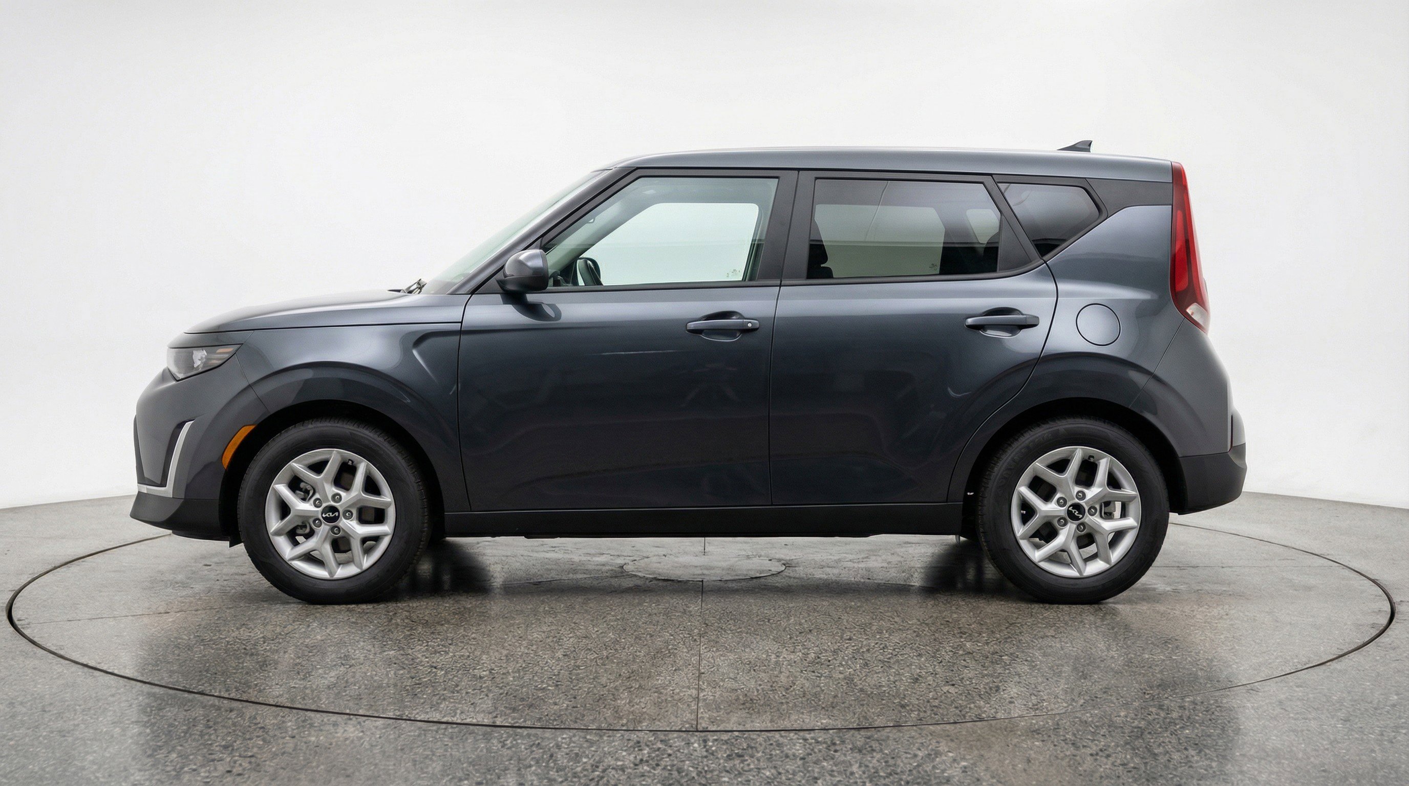 Used 2025 Kia Soul LX w/ LX Technology Package image 5