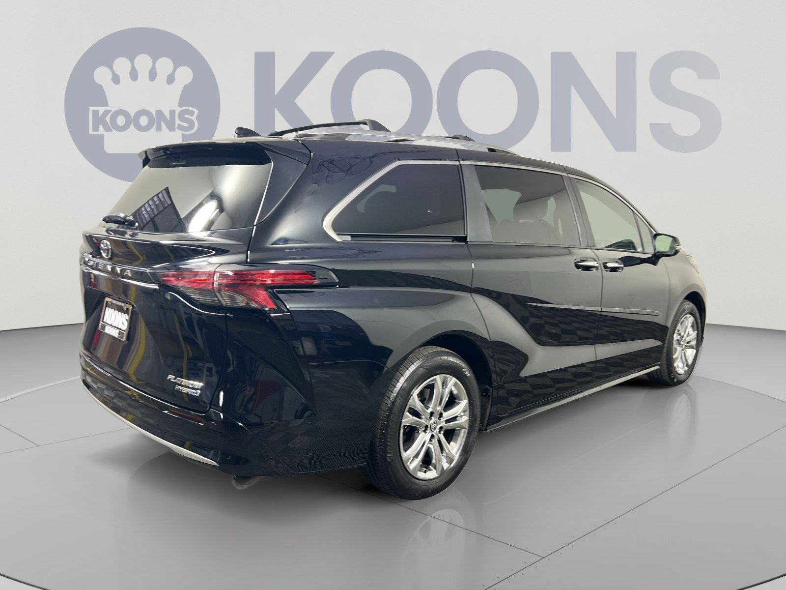 Used 2024 Toyota Sienna Platinum AWD/4WD image 7
