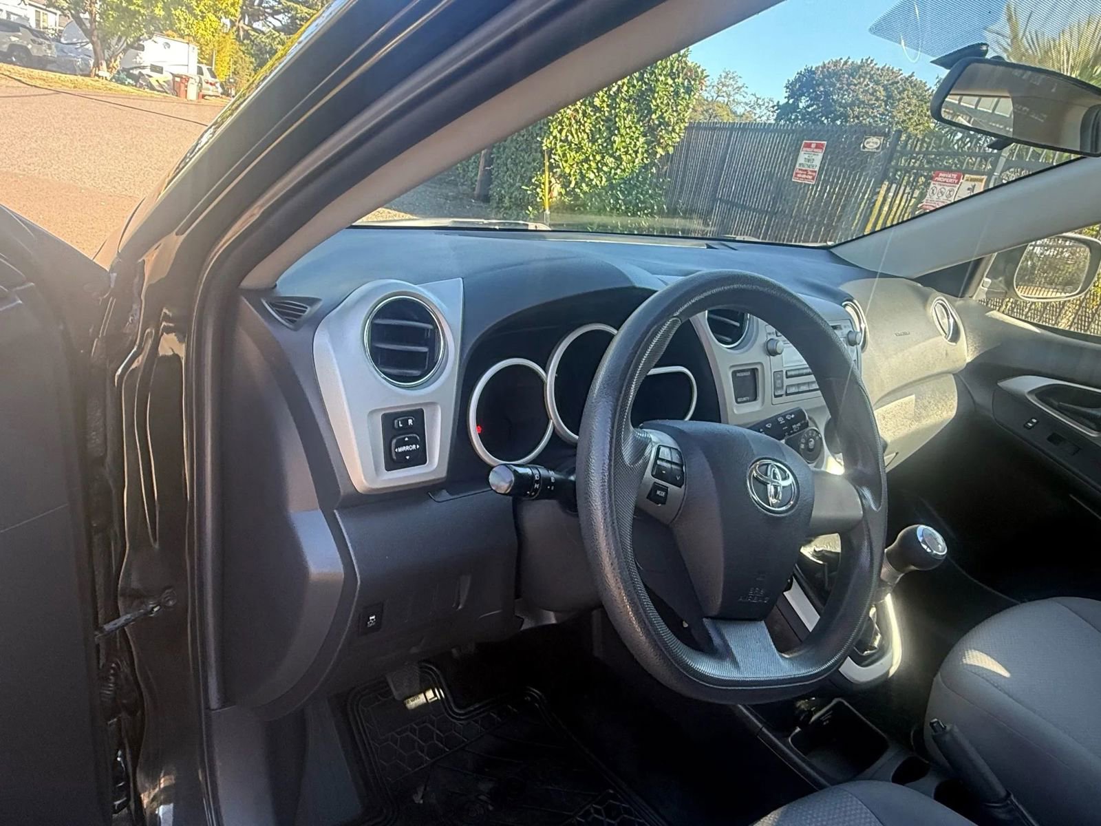 Used 2012 Toyota Matrix L image 7