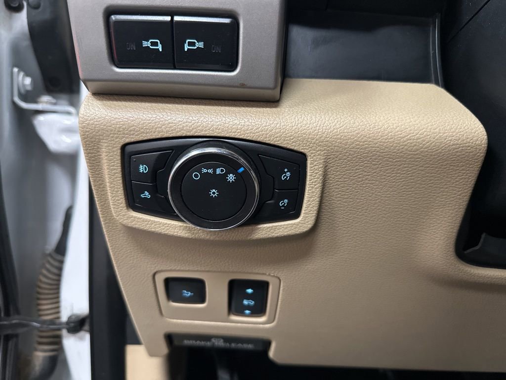 Used 2018 Ford F350 Lariat w/ Lariat Ultimate Package AWD/4WD image 35