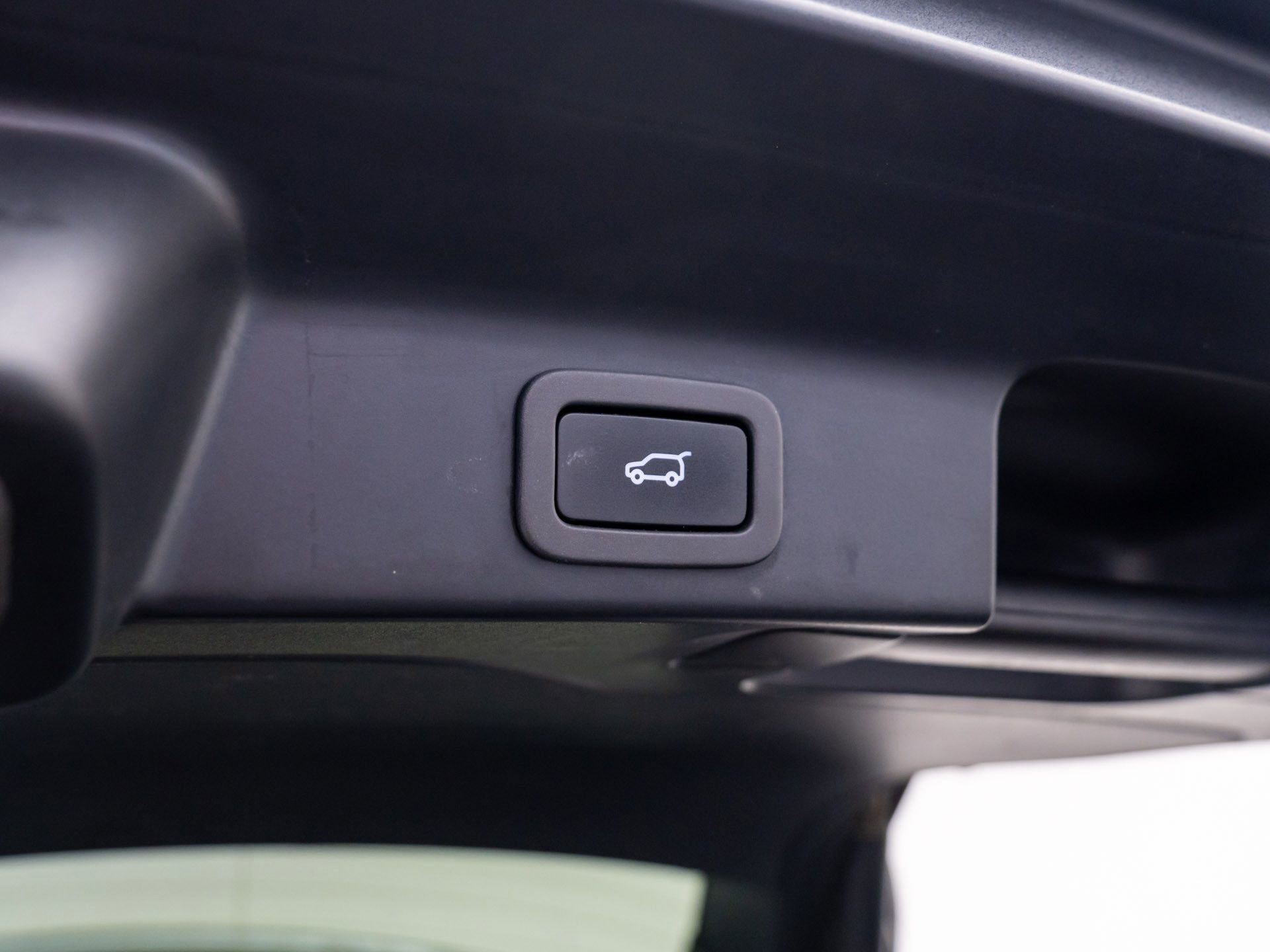 Used 2020 Jaguar F-PACE S image 30