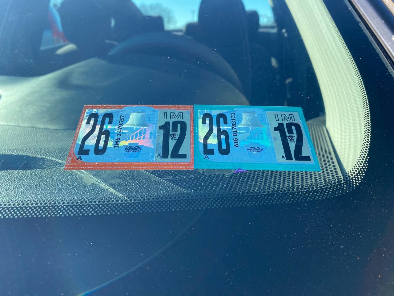 Used 2015 Dodge Dart SXT image 32