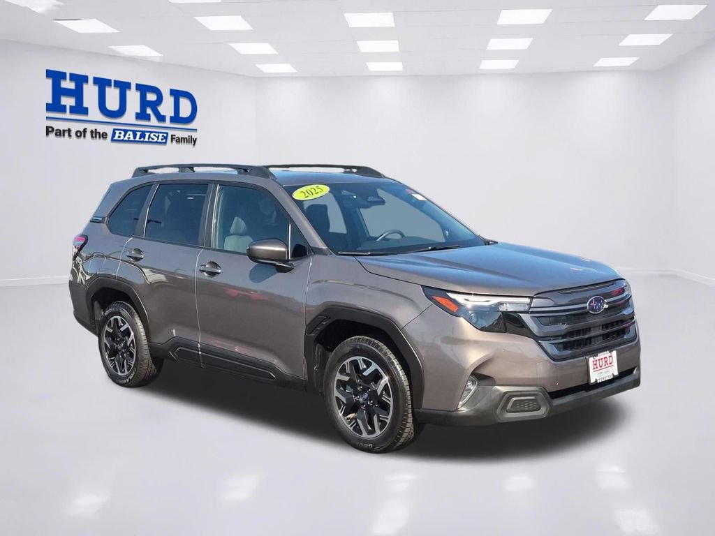 Used 2025 Subaru Forester Premium AWD/4WD image 1
