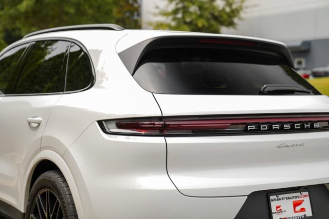 Used 2024 Porsche Cayenne AWD/4WD image 15