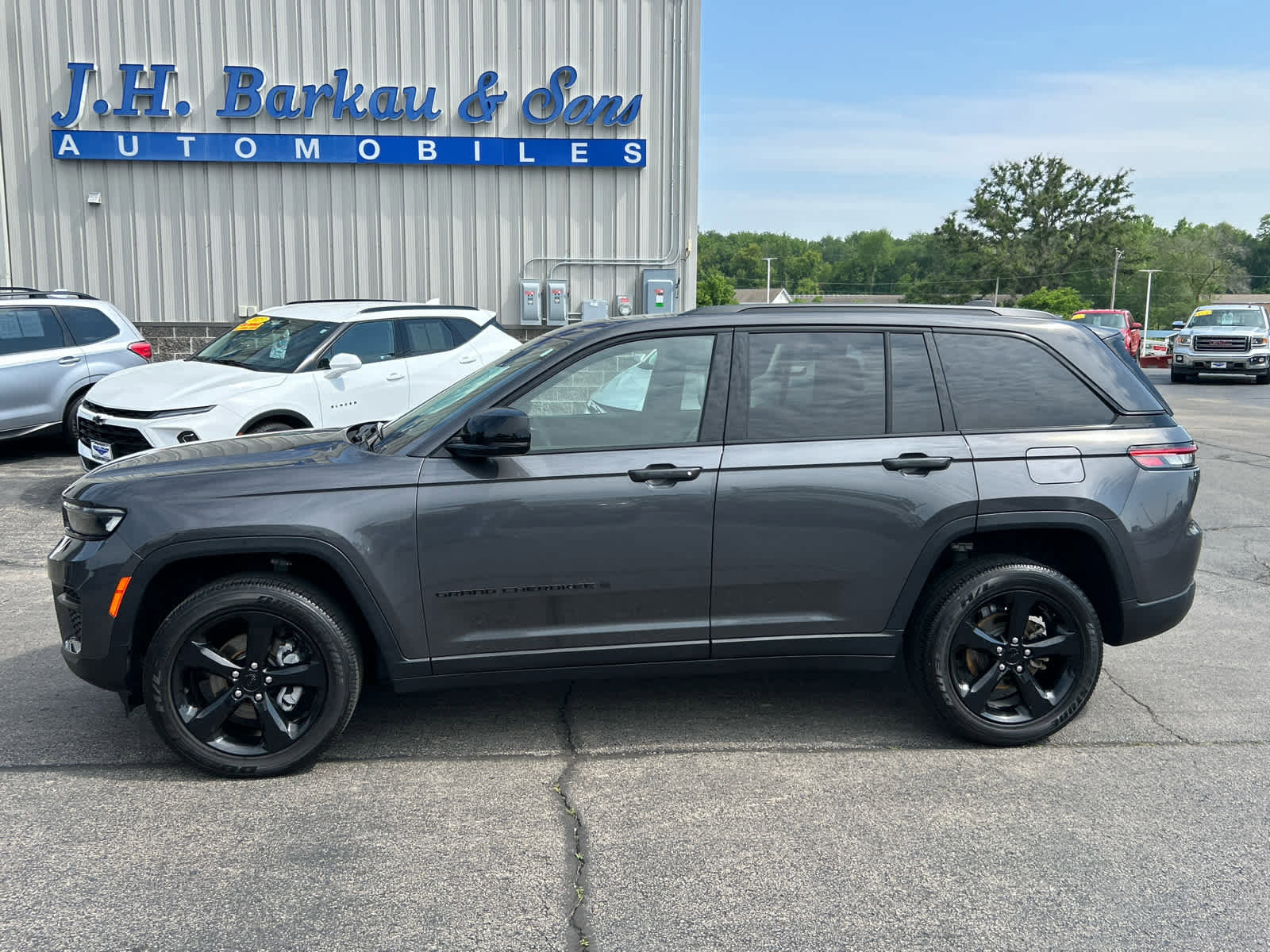 Used 2023 Jeep Grand Cherokee Altitude image 6