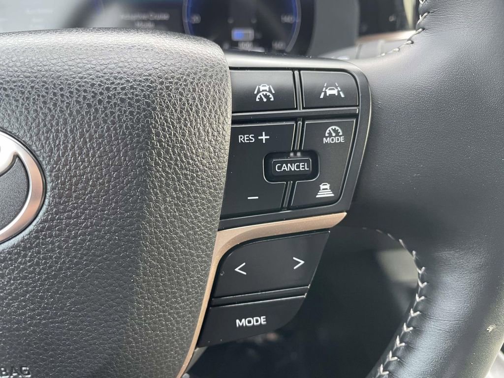 Used 2026 Toyota Crown XLE image 32