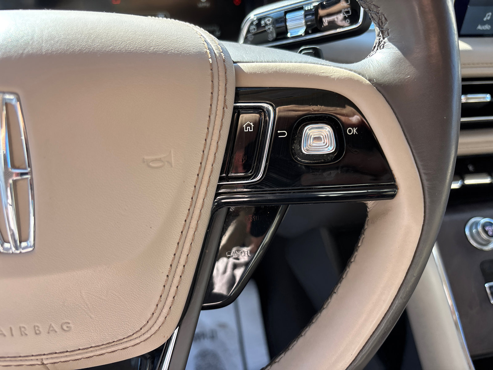 Certified 2020 Lincoln Aviator Reserve w/ Elements Package Plus AWD/4WD image 18