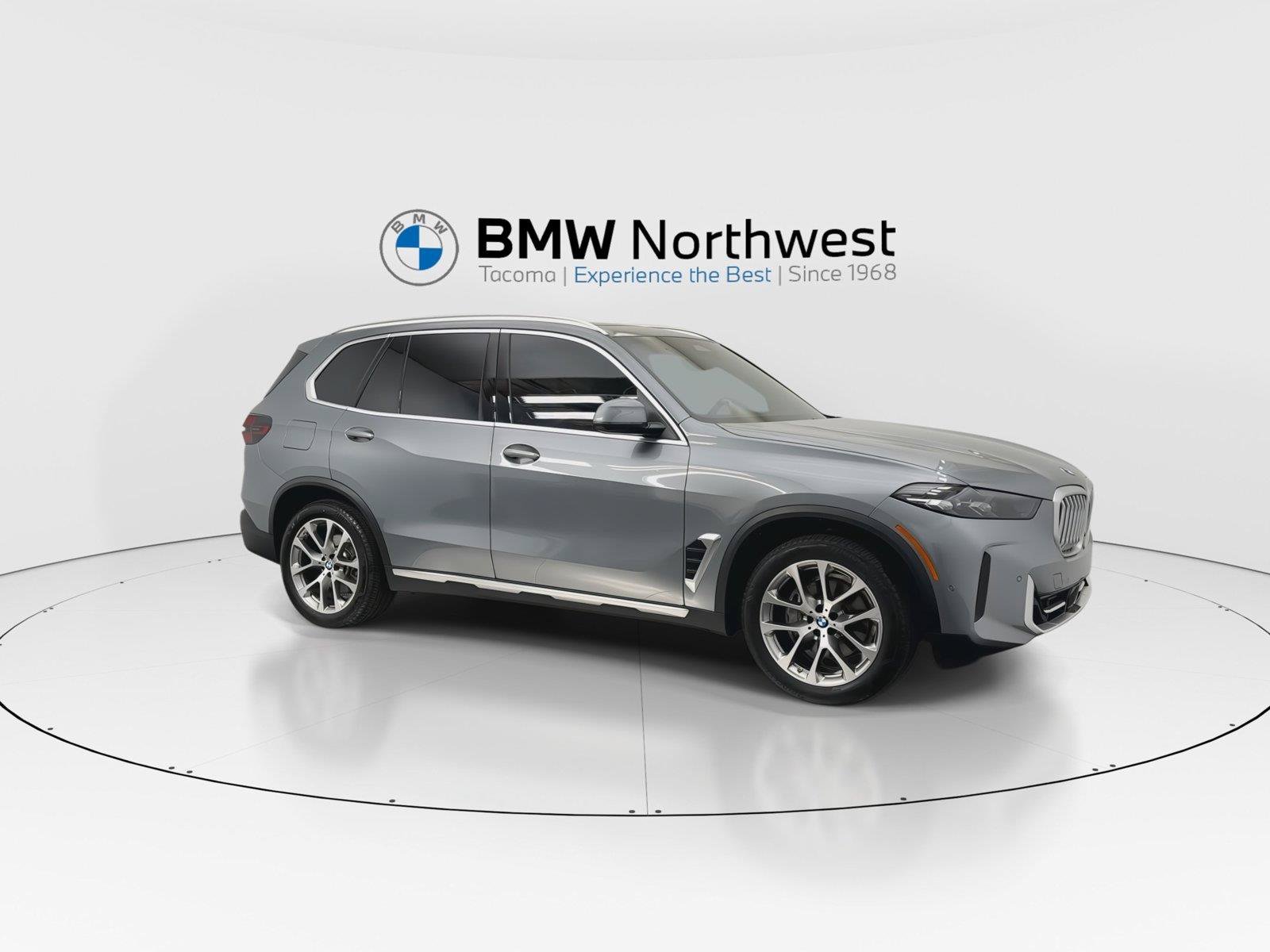 Used 2024 BMW X5 xDrive40i w/ Parking Assistance Package AWD/4WD image 6