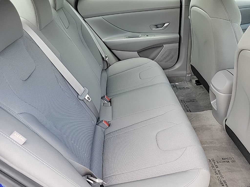 Used 2024 Hyundai Elantra SE FWD image 14