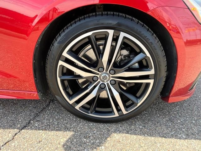 Used 2019 Volvo S60 T6 R-Design image 10