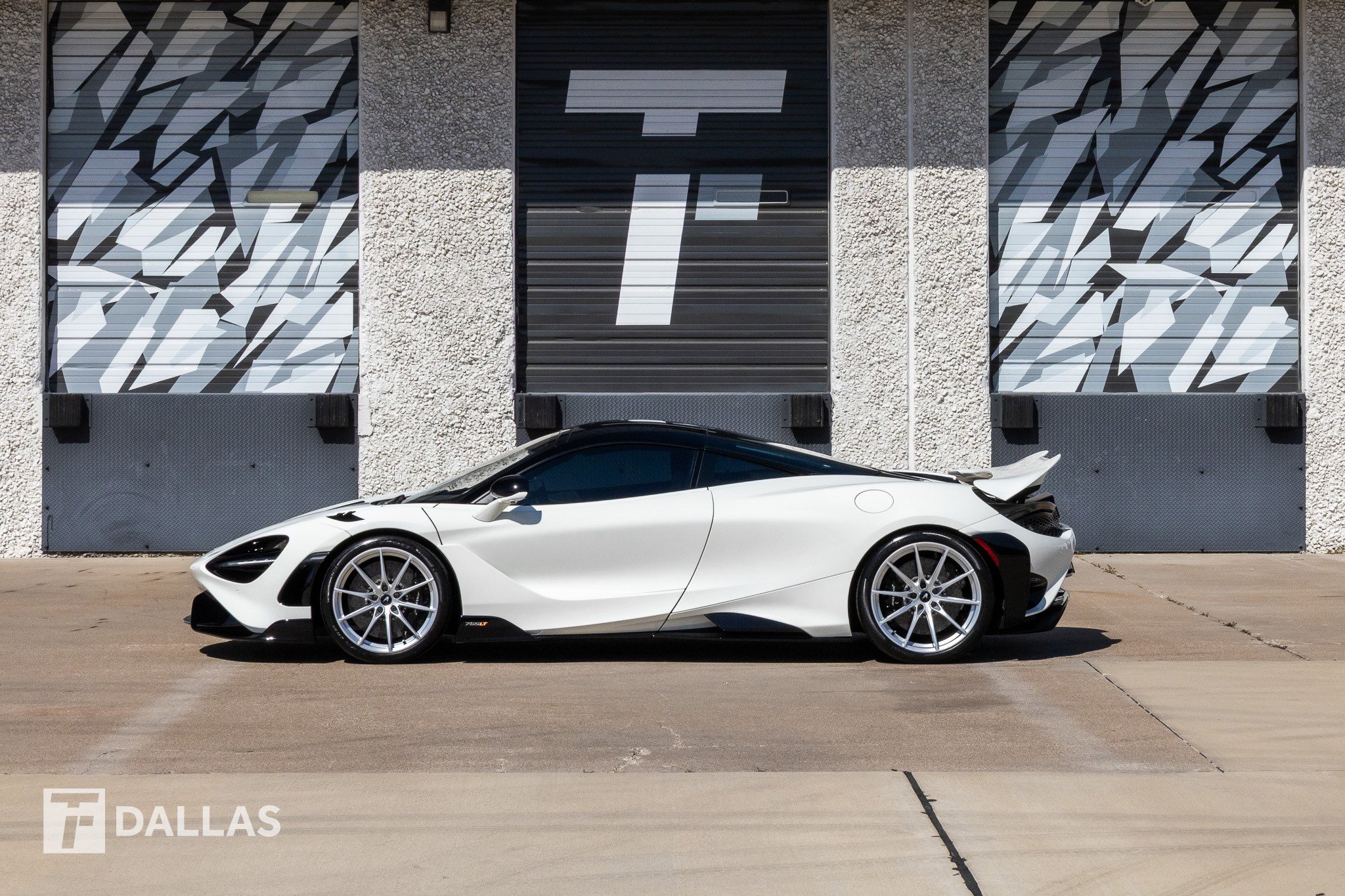 Used 2021 McLaren 765LT image 8