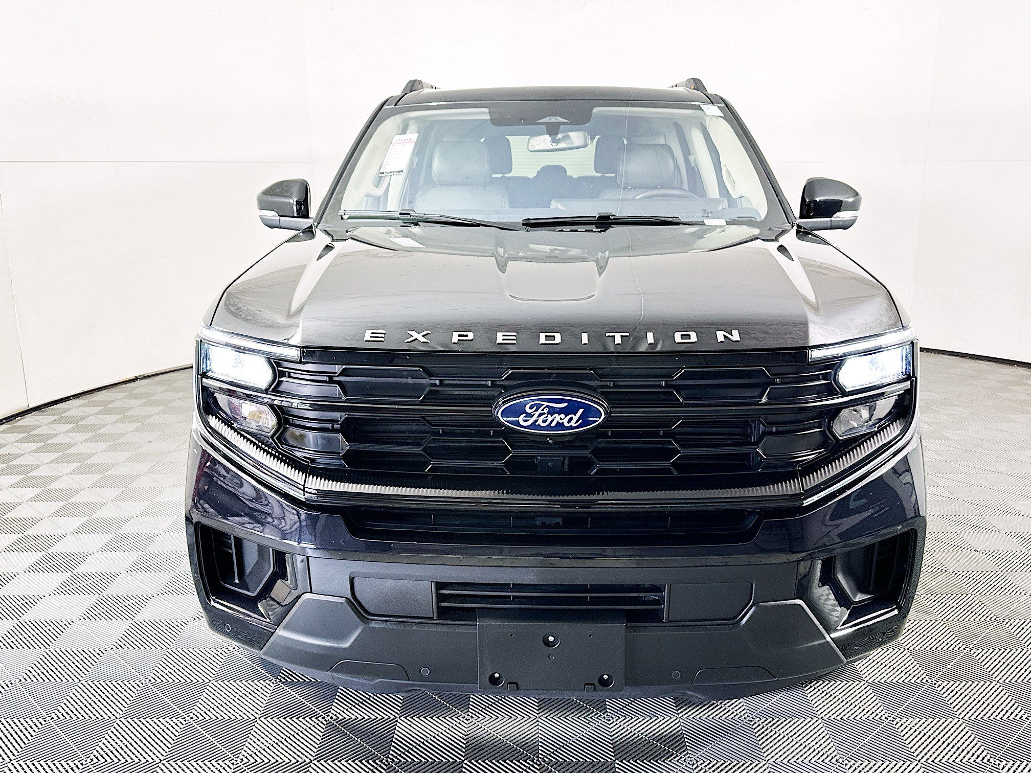 Used 2025 Ford Expedition Active image 8