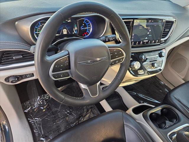 Used 2024 Chrysler Pacifica Limited FWD image 10