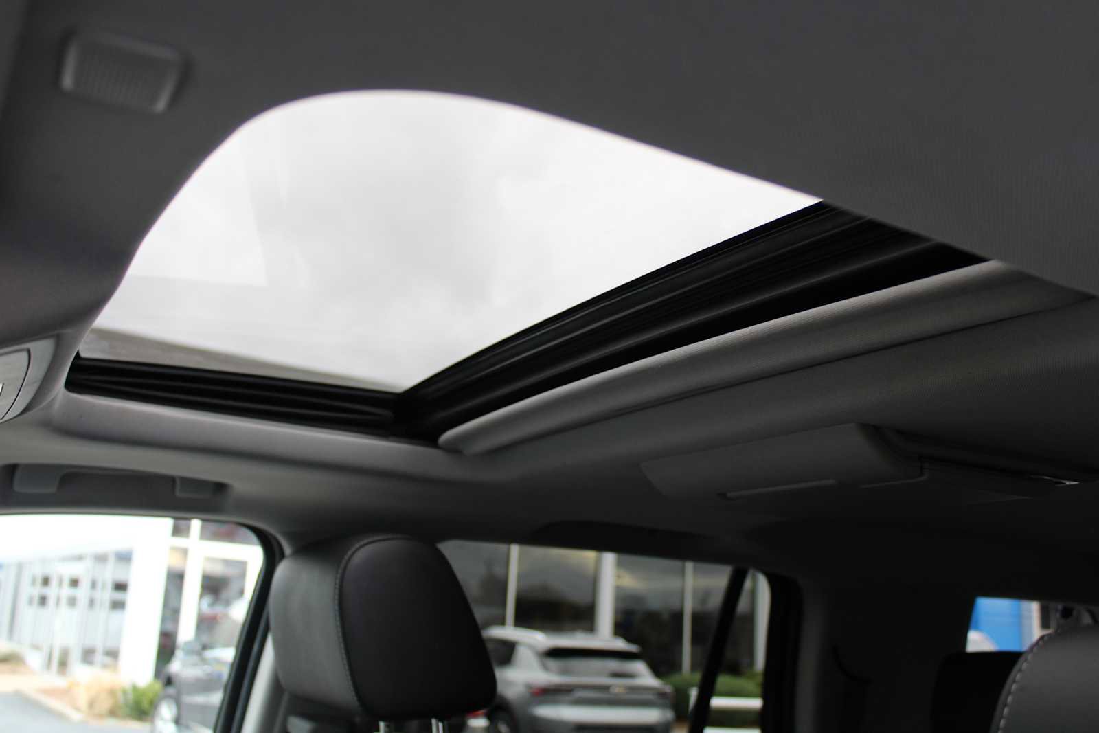 Used 2018 GMC Yukon SLT w/ Open Road Package image 10