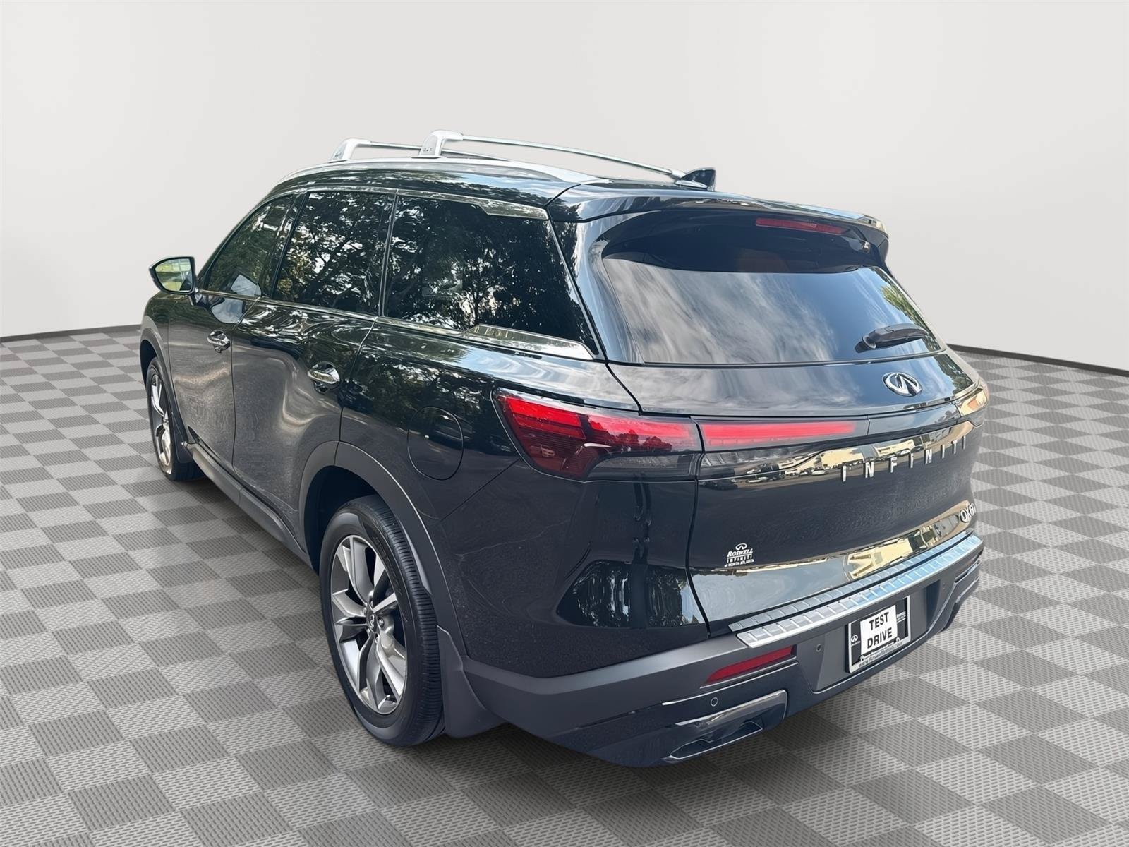 Used 2025 INFINITI QX60 Luxe w/ Lighting Package (N94) FWD image 8
