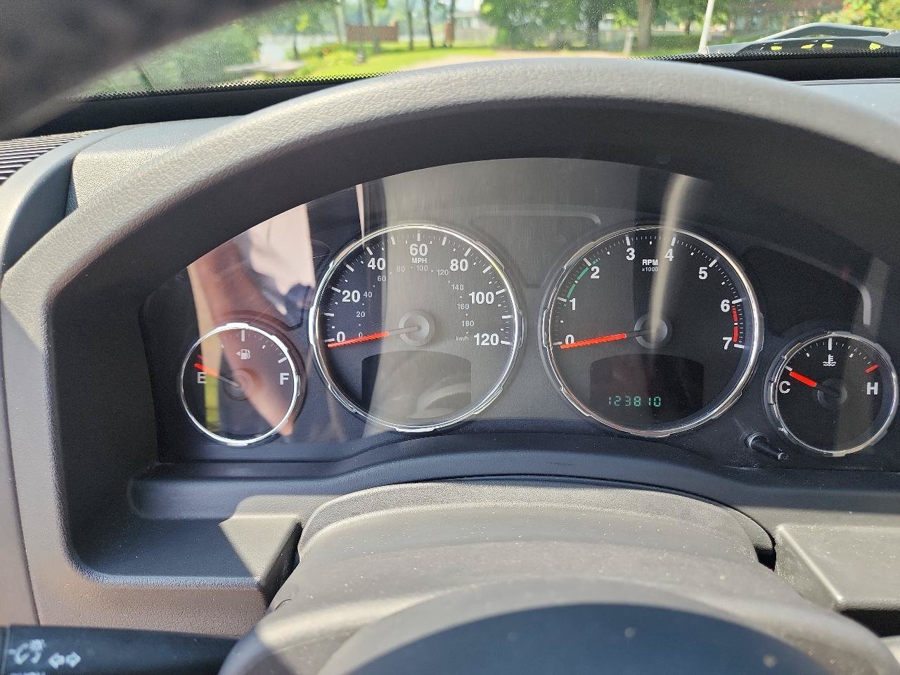 Used 2012 Jeep Liberty Sport w/ Popular Equipment Group AWD/4WD image 15