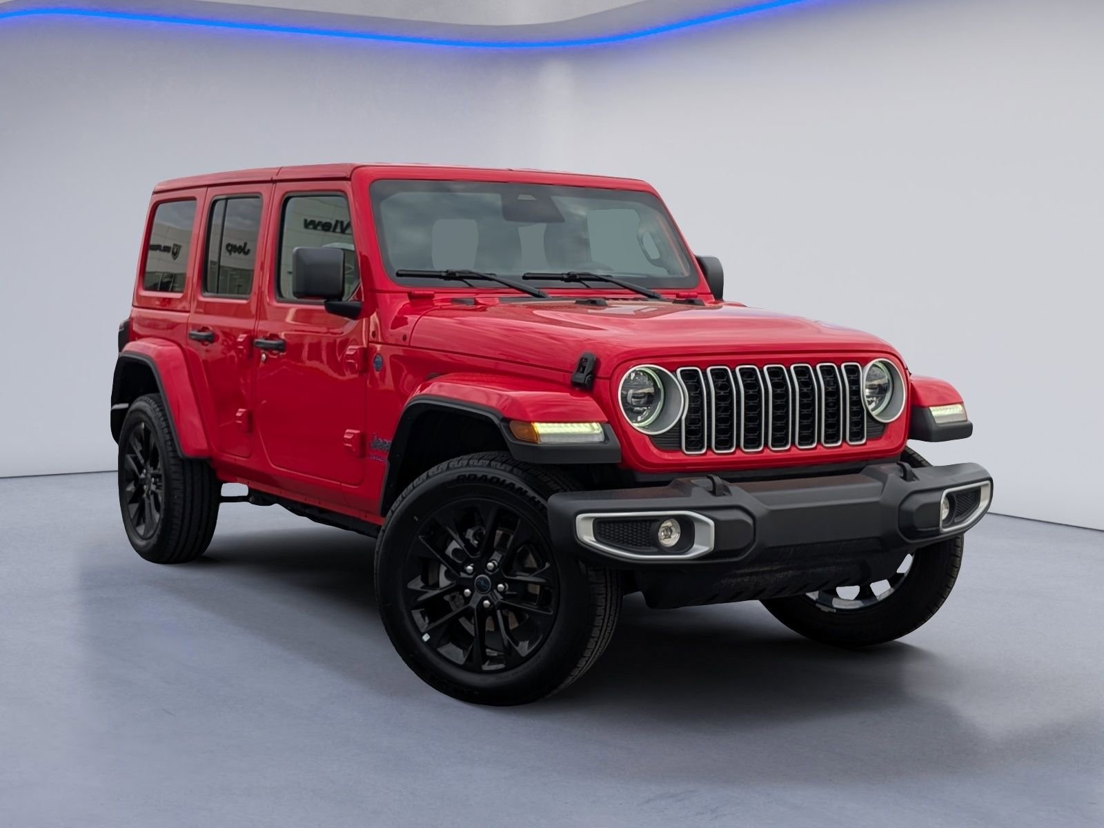 Used 2025 Jeep Wrangler Unlimited Sahara w/ Safety Group image 2