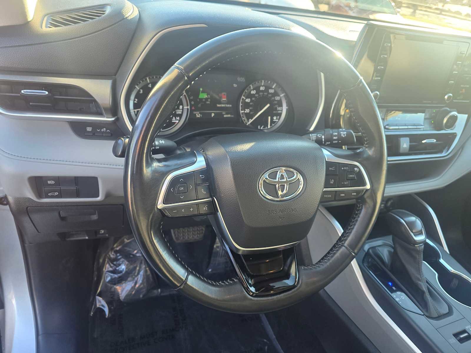 Used 2021 Toyota Highlander XLE image 26