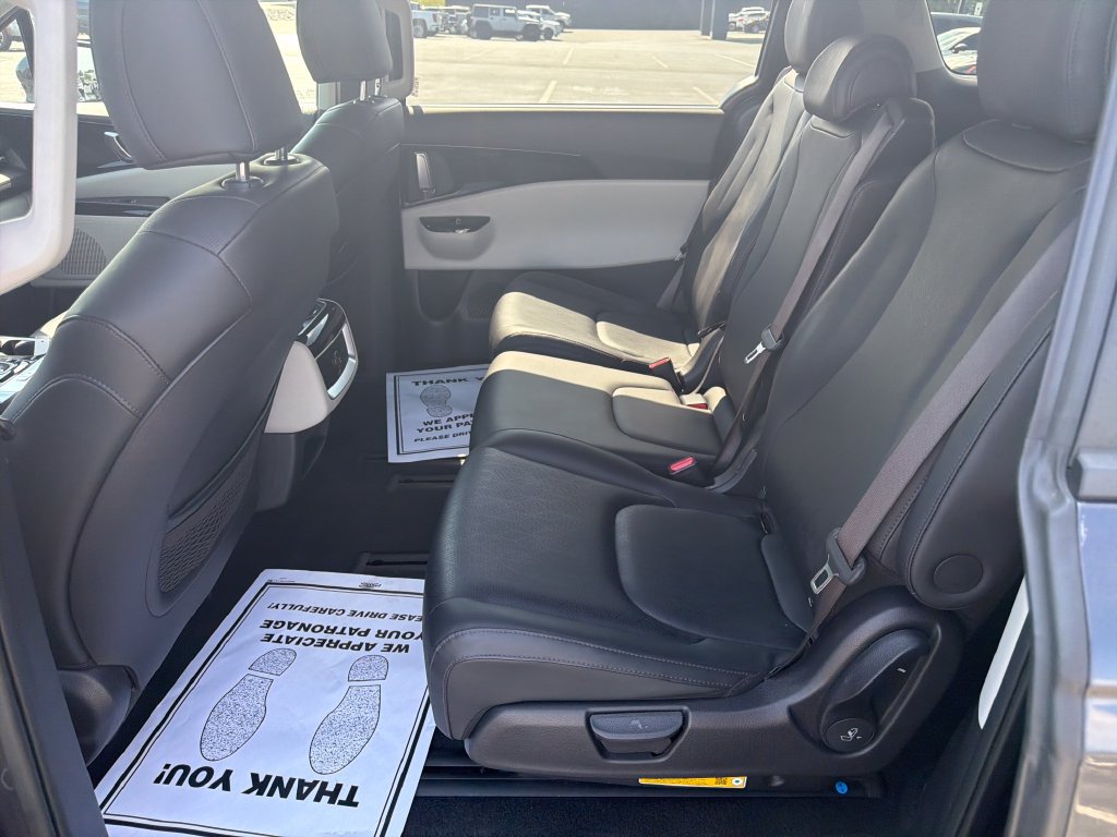 Certified 2023 Kia Carnival EX FWD image 13