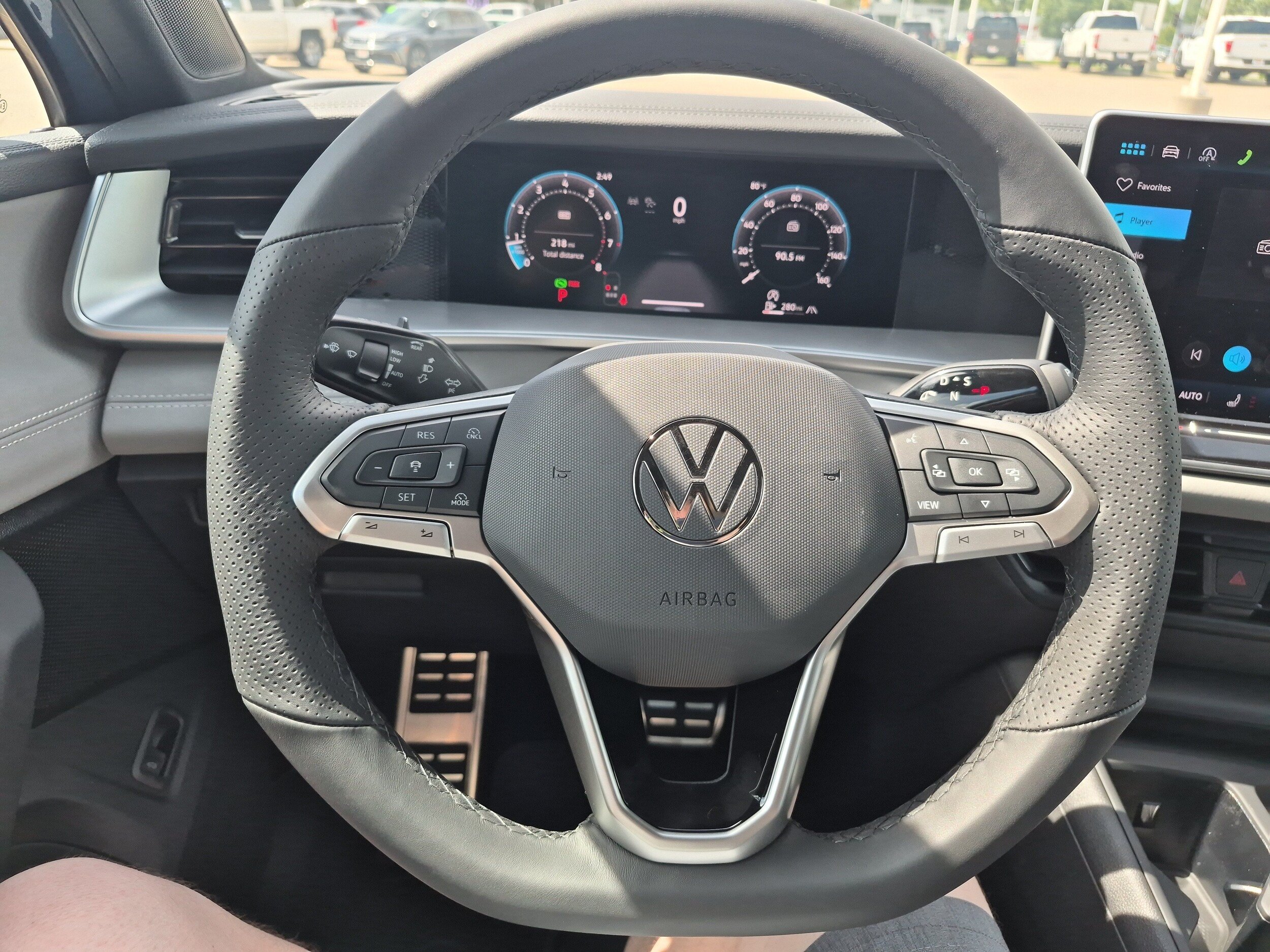 New 2026 Volkswagen Tiguan SE R-Line AWD/4WD image 12