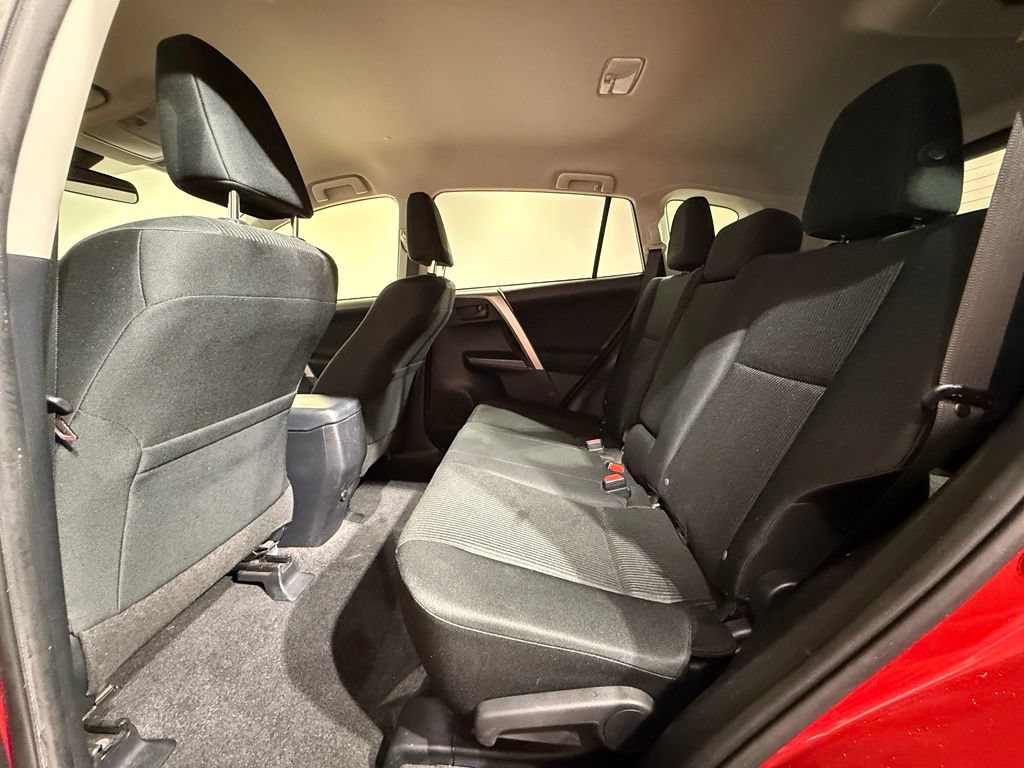 Used 2017 Toyota RAV4 LE w/ Carpet Mat Package AWD/4WD image 18