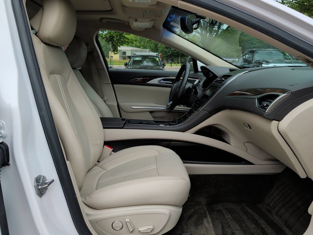 Used 2016 Lincoln MKZ w/ Equipment Group 300A Reserve FWD image 37