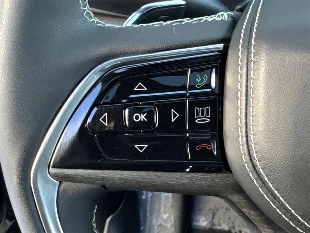 Used 2023 Jeep Grand Cherokee Overland image 28