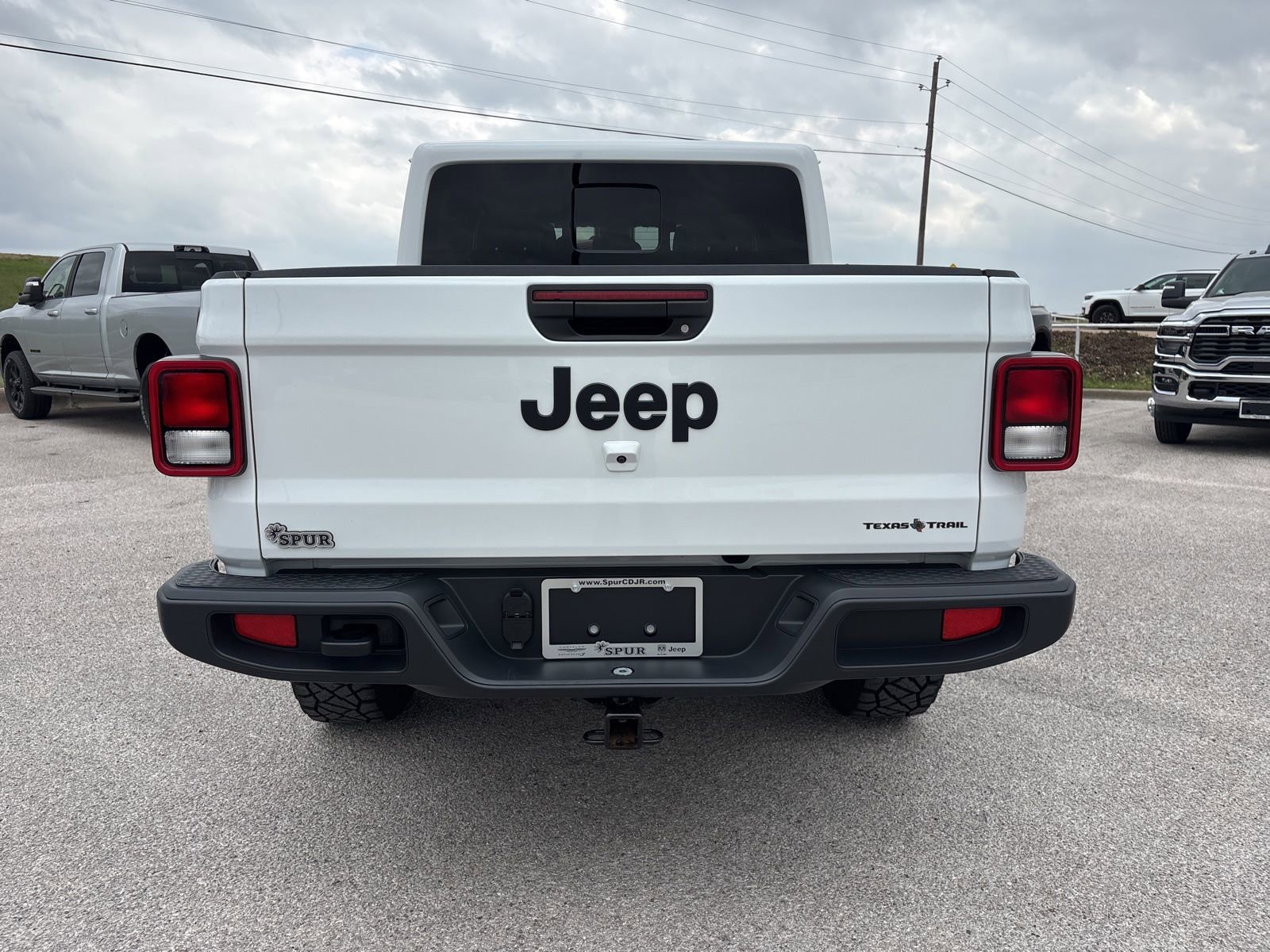 Used 2025 Jeep Gladiator Sport image 5