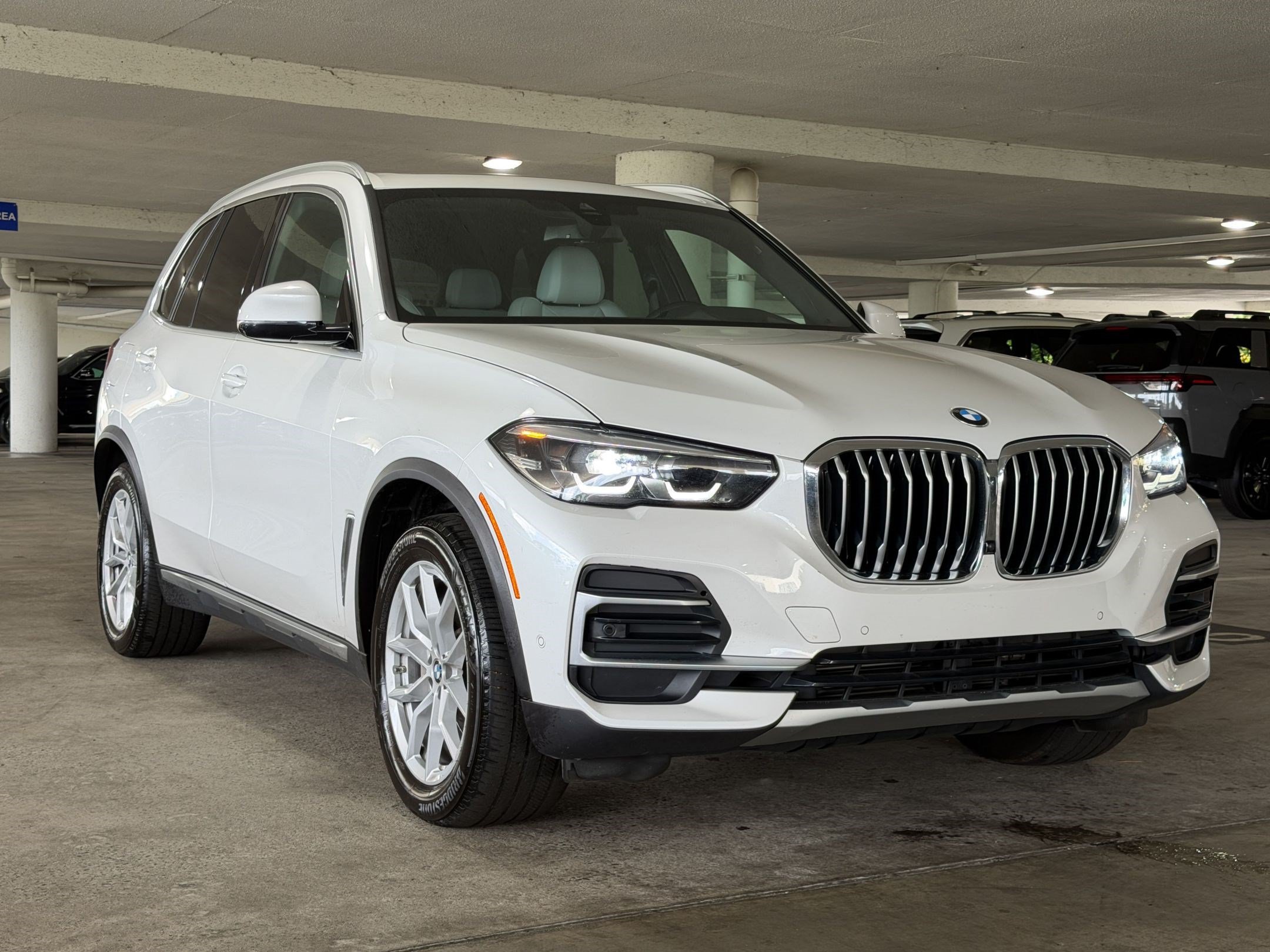 Certified 2023 BMW X5 xDrive40i w/ Premium Package AWD/4WD image 5
