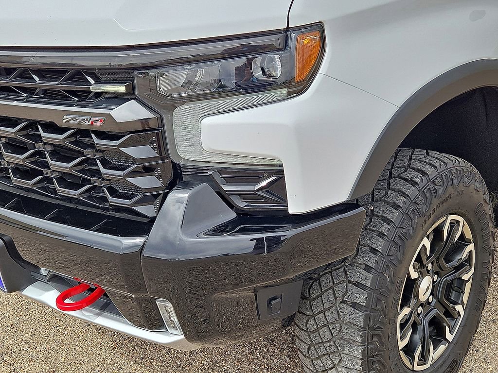 Used 2024 Chevrolet Silverado 1500 ZR2 w/ Technology Package image 9