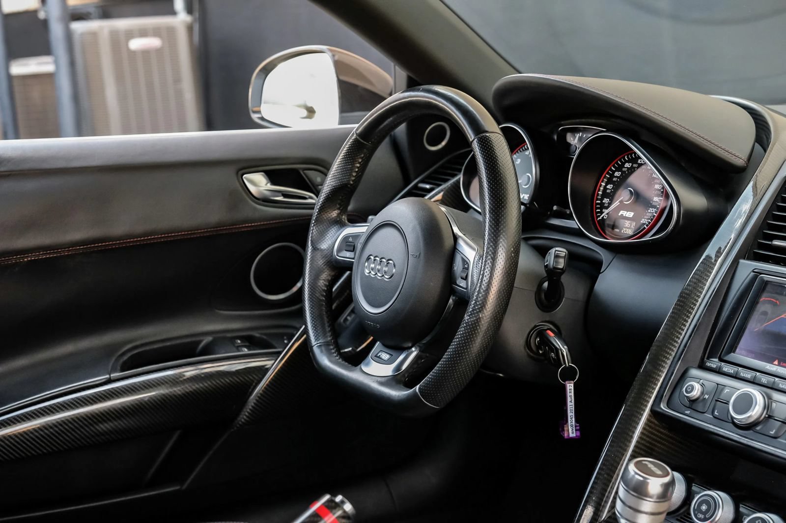 Used 2011 Audi R8 V10 AWD/4WD image 14