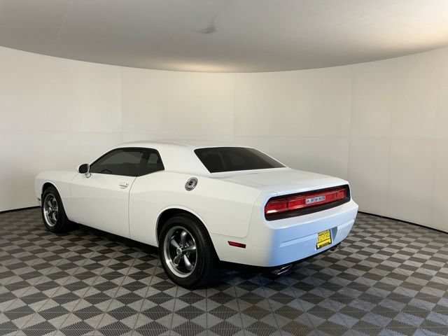 Used 2013 Dodge Challenger SXT RWD image 7