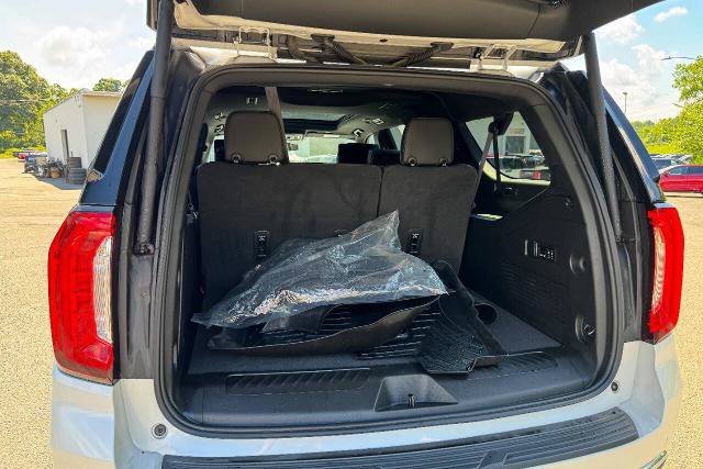 Used 2022 GMC Yukon XL SLT w/ SLT Premium Package AWD/4WD image 21