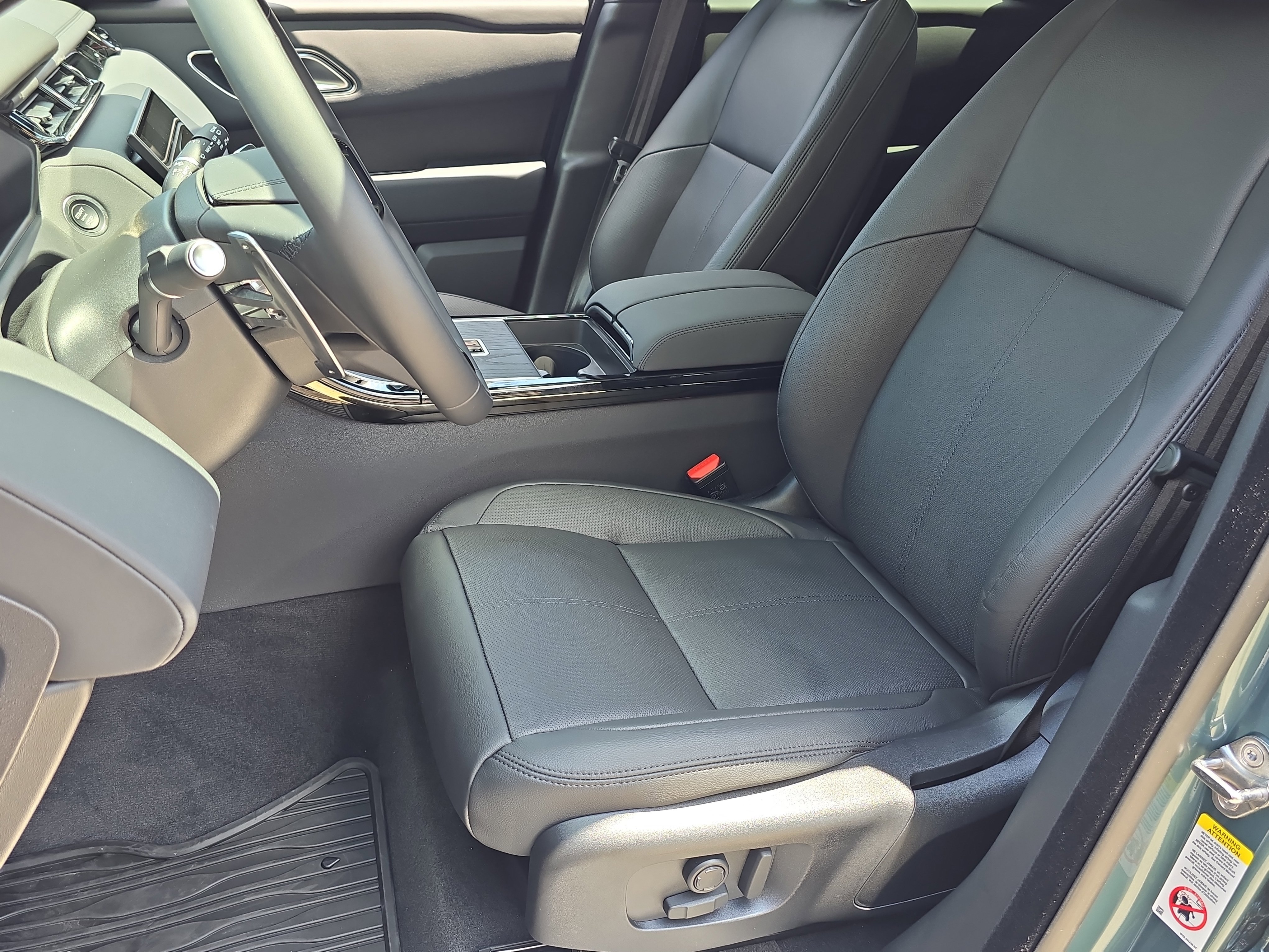 New 2026 Land Rover Range Rover Velar Dynamic SE image 15