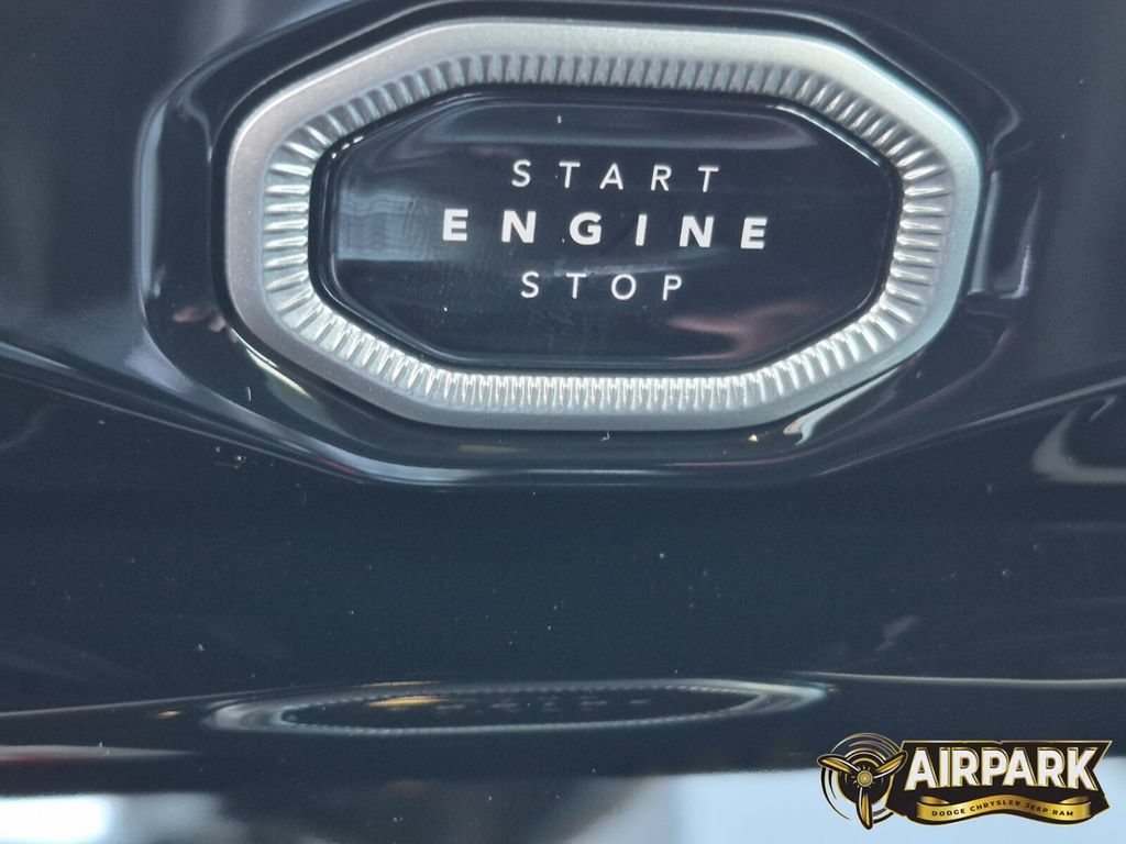 New 2026 Jeep Grand Cherokee Altitude AWD/4WD image 20